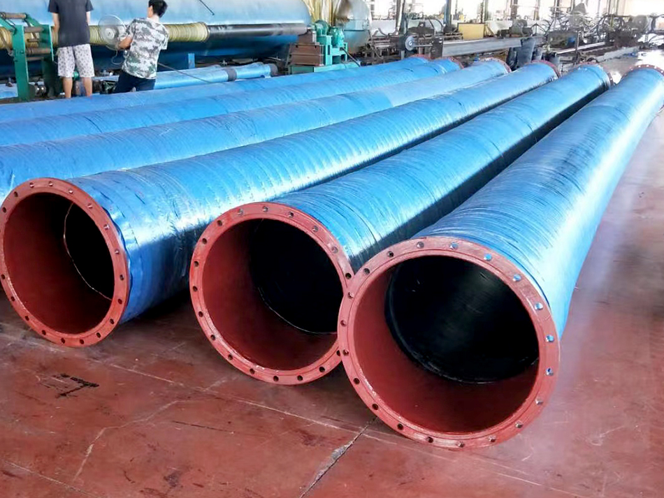 大口徑法蘭吸排膠管裝貨現場.jpg 大口徑法蘭吸排膠管裝貨現場.jpg